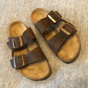 Barely worn/Like New Birkenstock Arizona sandals Size 38 in Habana Brown
